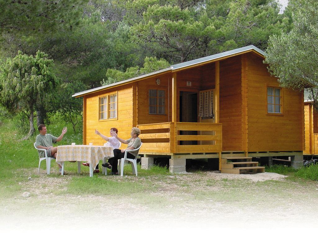 Victoria Cottage Camping Dole Blato  Exteriér fotografie